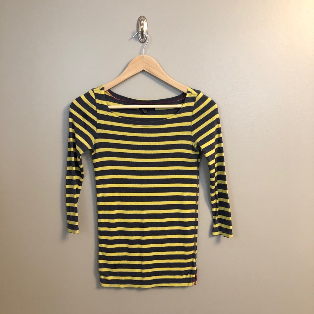 Gray & Yellow Quarter Sleeve Shirt!